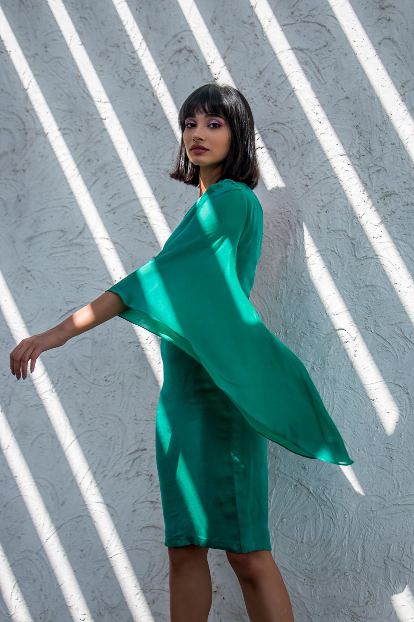 Green One Shoulder Bell Sleeves Dress